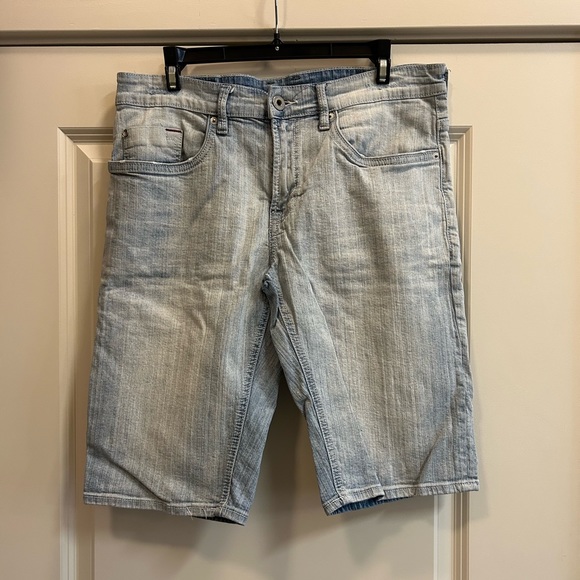 MENS Buffalo David Bitton Light Wash Denim Shorts - size 32 - Picture 1 of 4